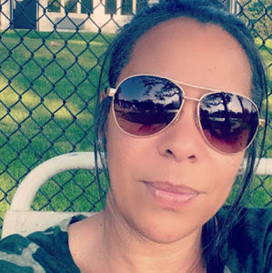 Meet your Posher, Iris